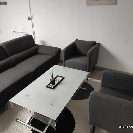 Prázdninový dům Maison Climatisee, Wi-fi, Bureau Gare & Thermes Saint-Amand-les-Eaux