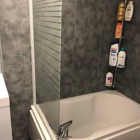 Maison Climatisee, Wi-fi, Bureau Gare & Thermes